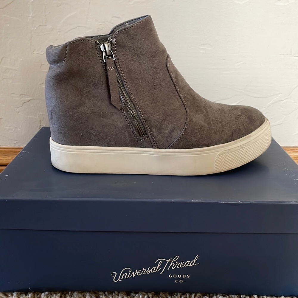 Universal Thread Booties